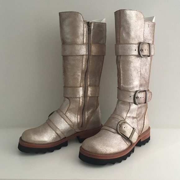 3 Buckle Distressed Silver Leather Moto Boot - Picture 2 of 7
